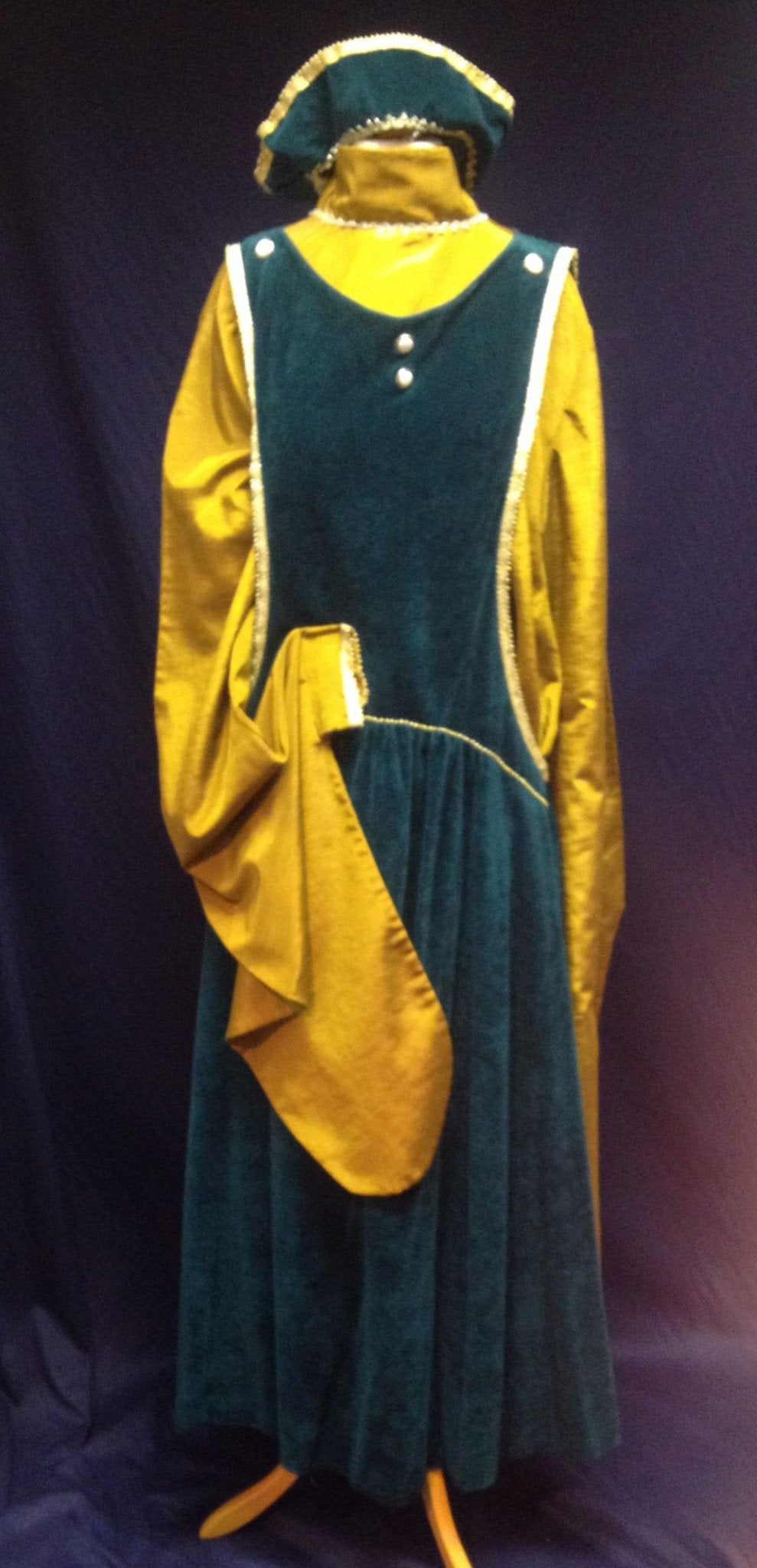 Medieval Lady Galahad (£50.00 HIRE ONLY)
