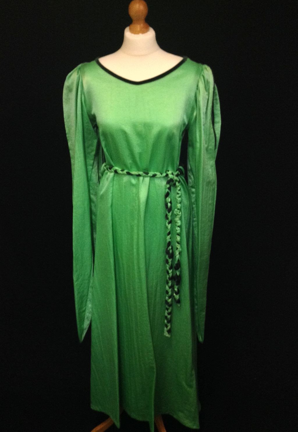 Medieval Lady in Green (HIRE ONLY)