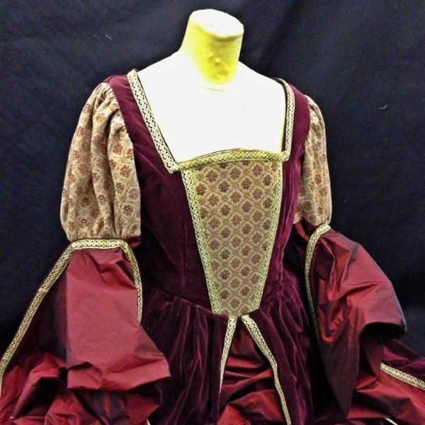 Tudor Lady (Wine Red) (£70.00 HIRE ONLY)