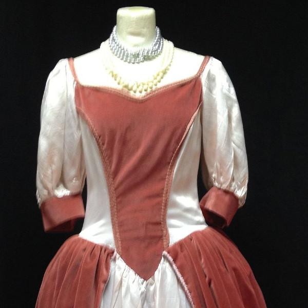 Tudor Lady (Pale Pink) (£50.00 HIRE ONLY)