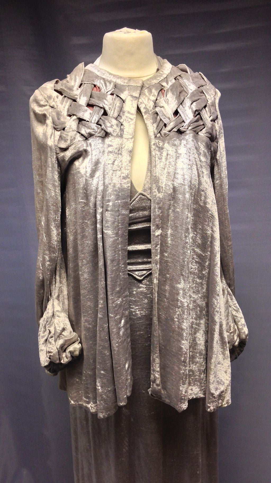 0685jacketclose