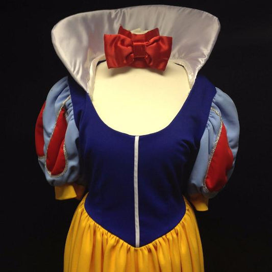Snow White and the Seven Dwarves (£50.00 HIRE ONLY)