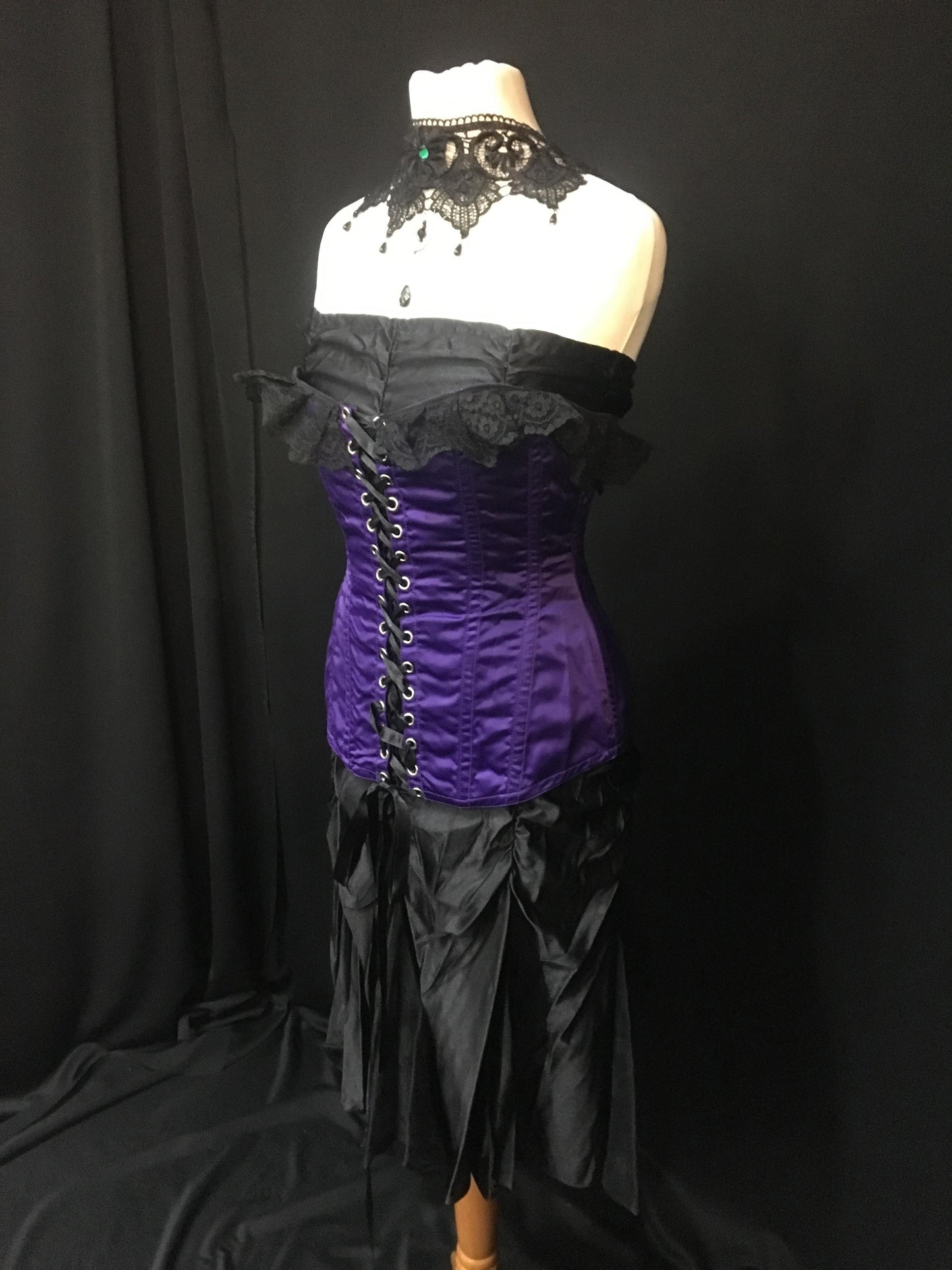 Siouxie Sioux / Goth (£50.00 HIRE ONLY)