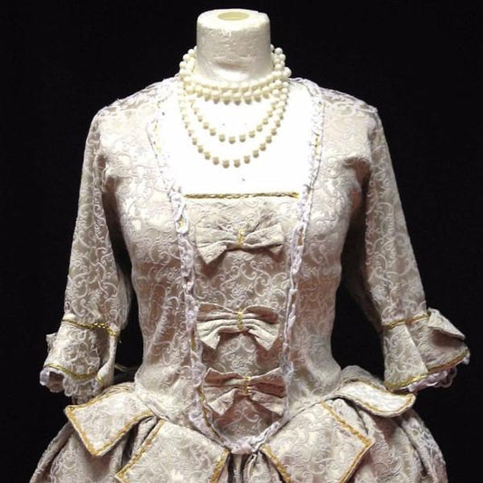 18th Century Dress in Cream (£70.00 HIRE ONLY)