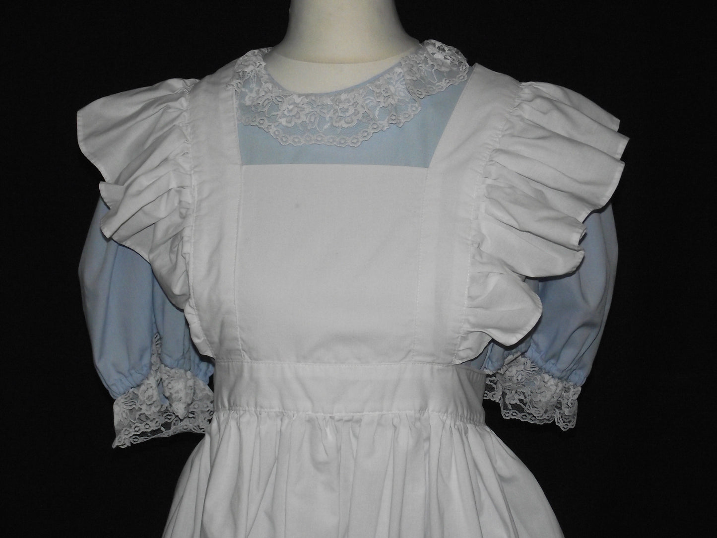Alice In Wonderland (£50.00 HIRE ONLY)