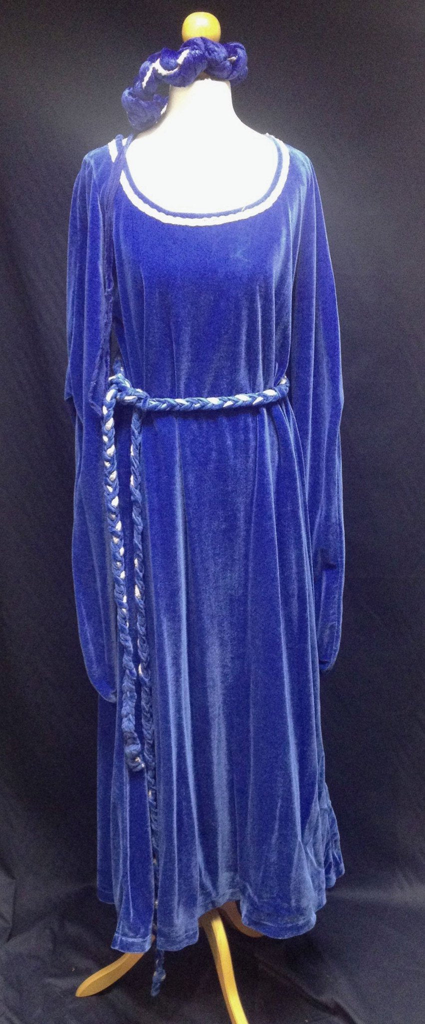 Medieval Lady in Blue (£40.00 HIRE ONLY)