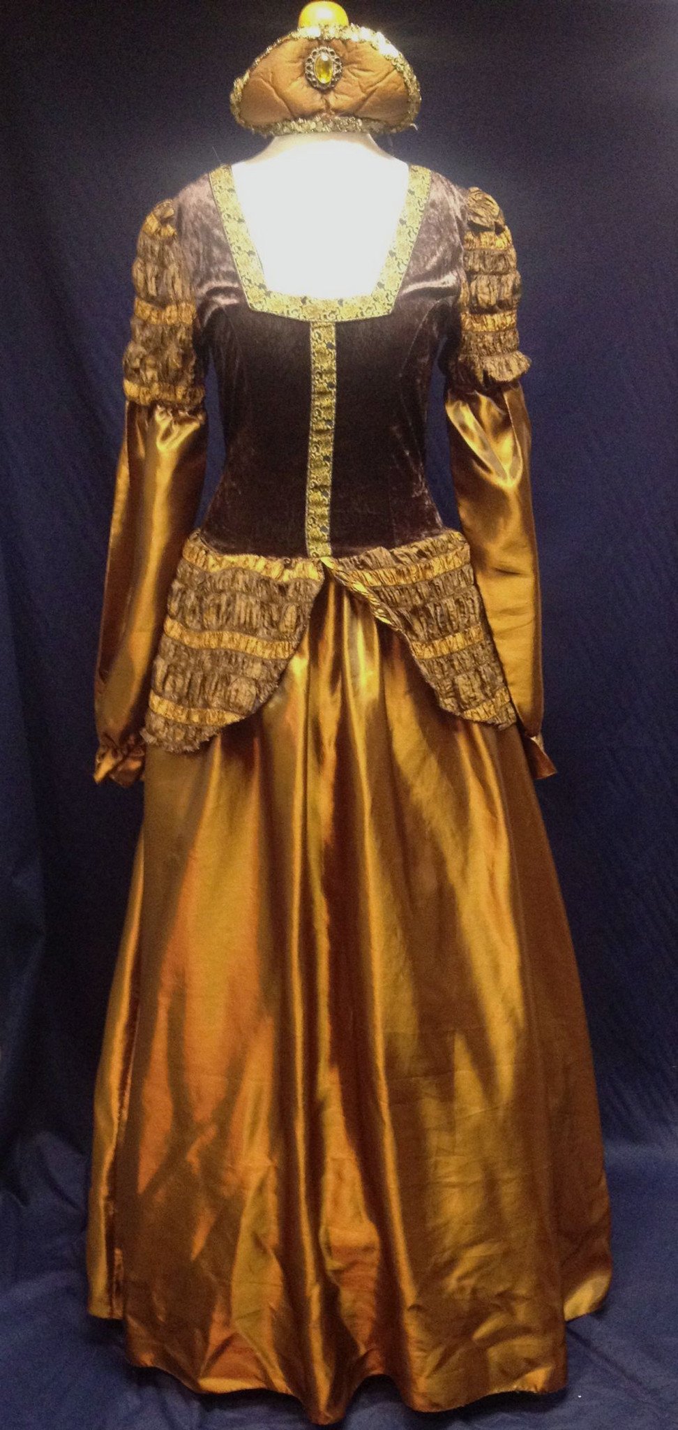 Medieval Woman (£50.00 HIRE ONLY)