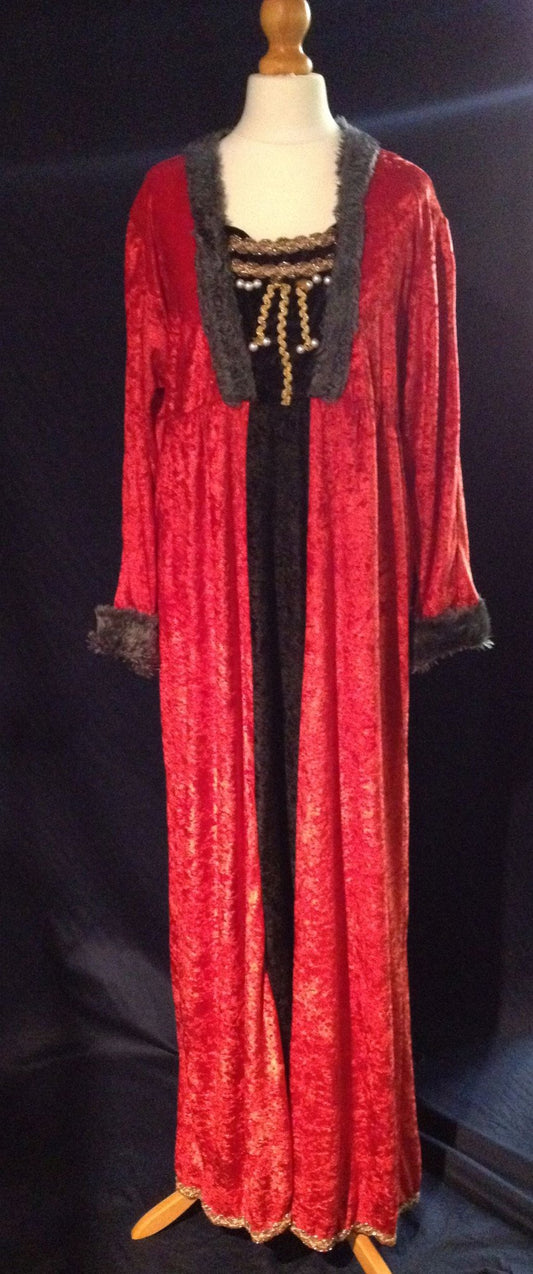 Medieval Lady in red and black (£40.00 HIRE ONLY)
