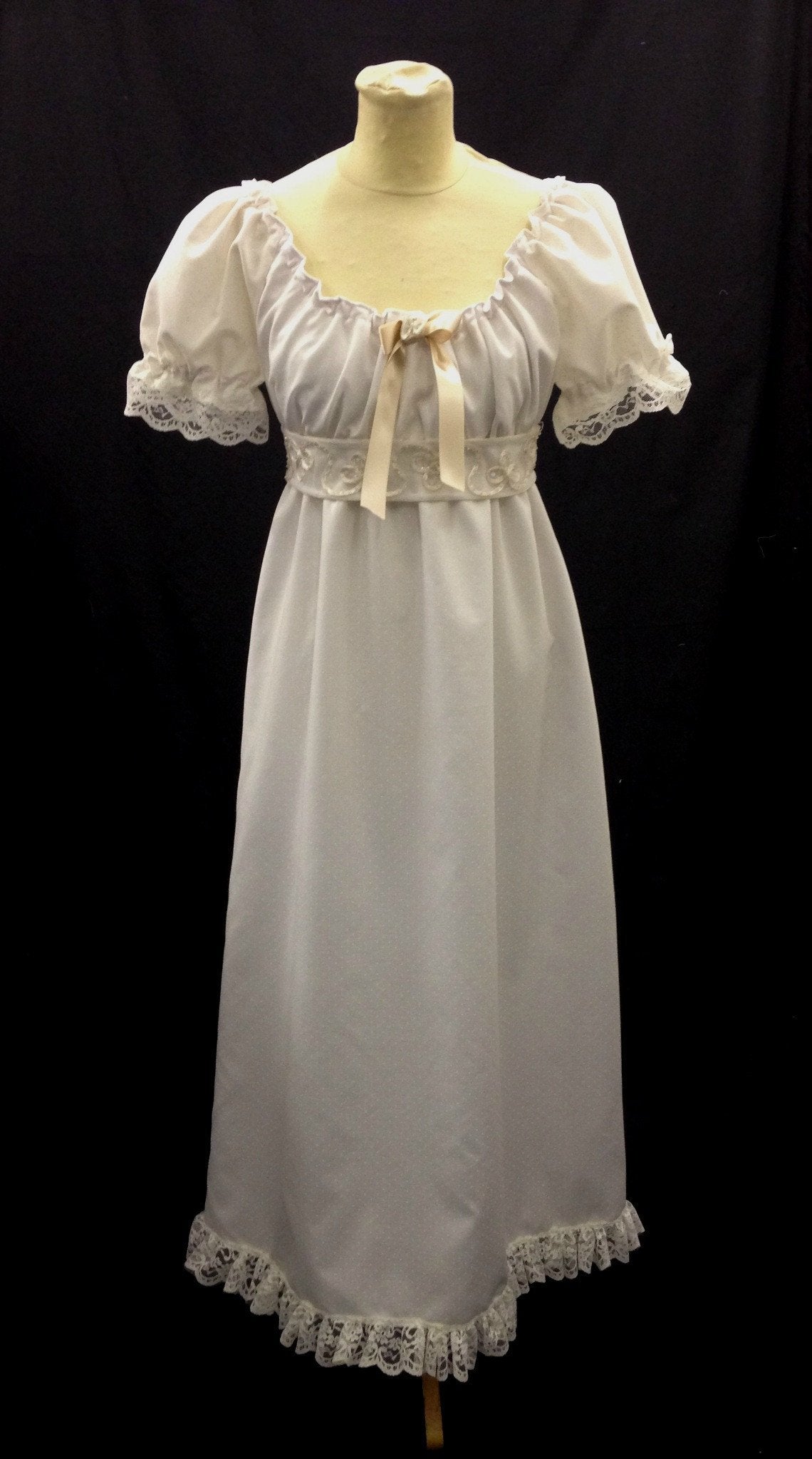 Regency Lady (White)(£60.00 HIRE ONLY)