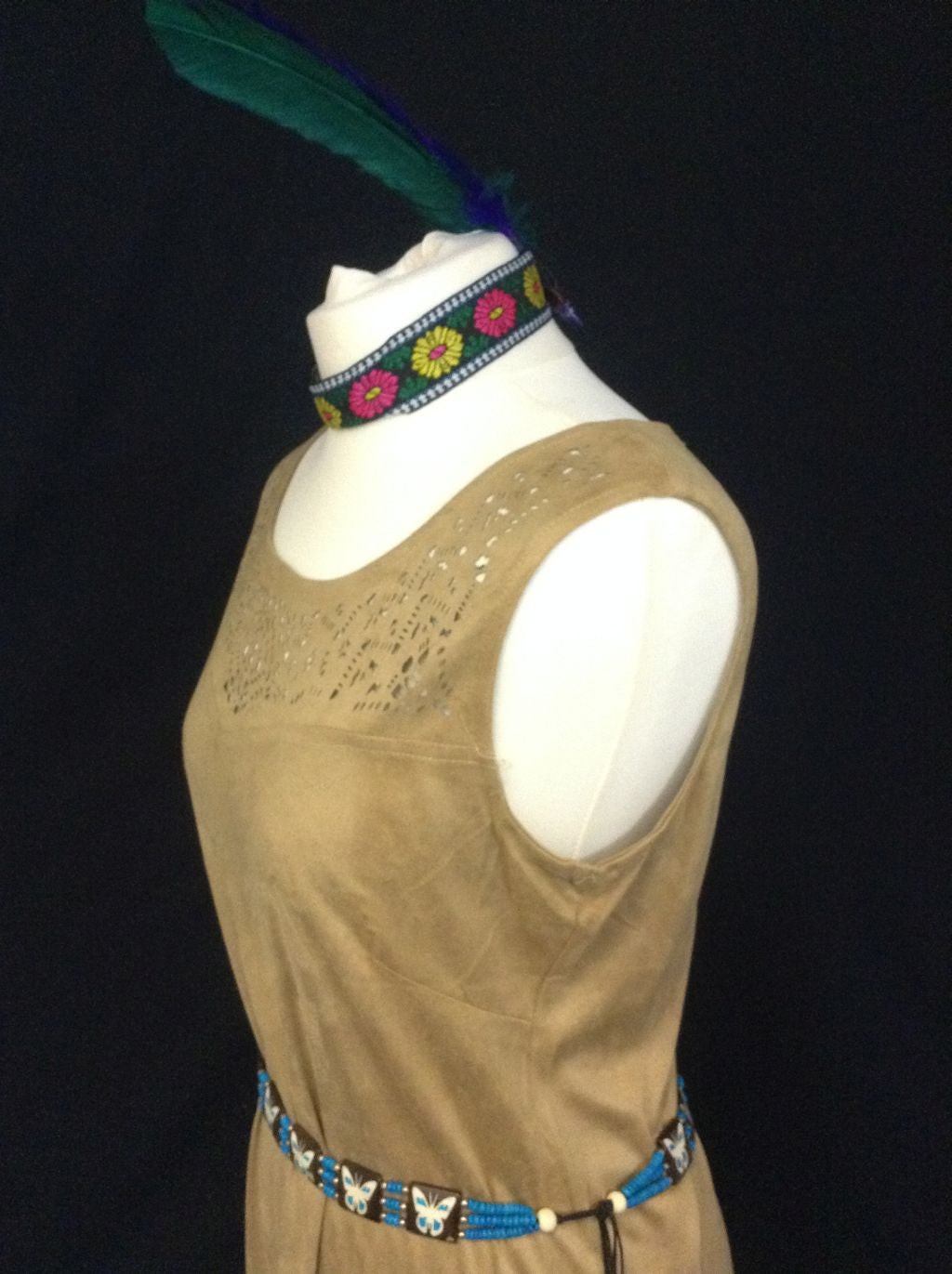 TRIBESWOMAN SIDE