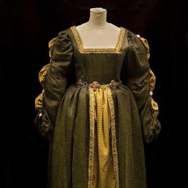 Tudor Lady (Sage Green) (£70.00 HIRE ONLY)