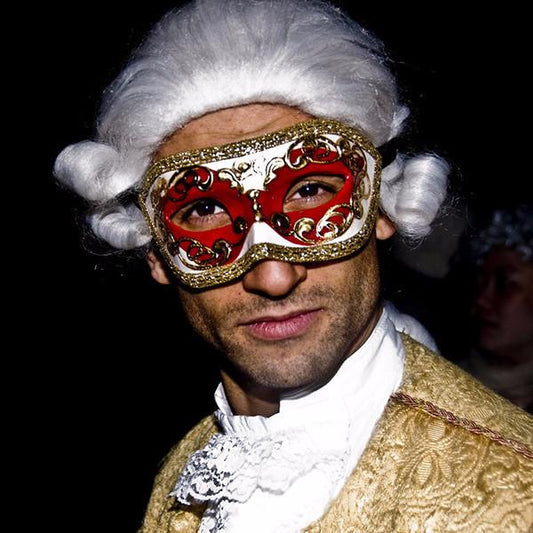18th Century Venetian Gents Wig (£20.00 HIRE ONLY)