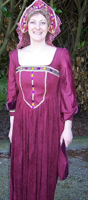 medieval court maiden costume (£40 HIRE ONLY)