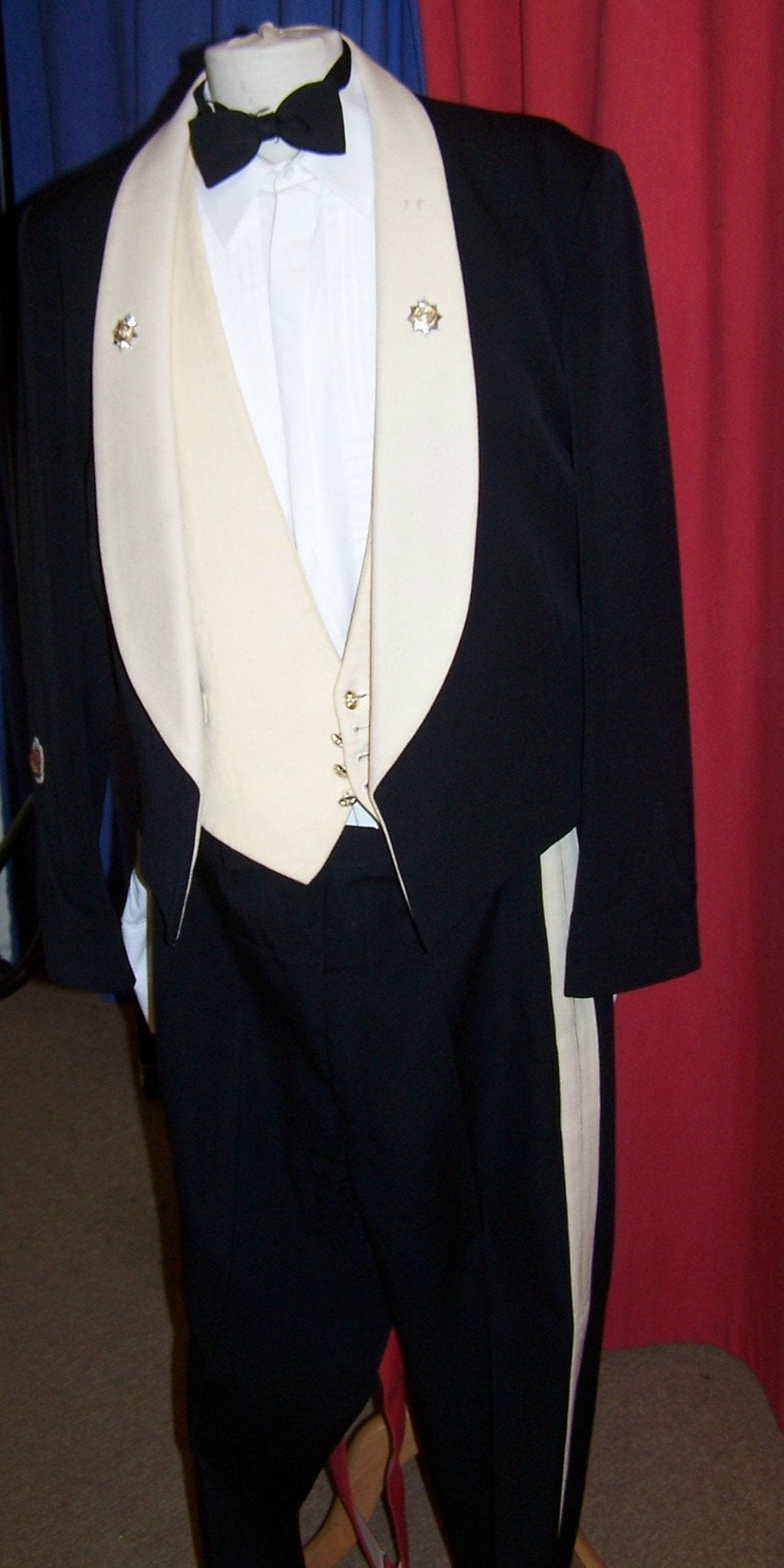 military mess dress uniform (£60 HIRE ONLY)
