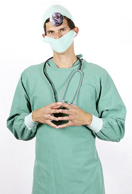 operating theatre surgical gown (£40 HIRE ONLY)