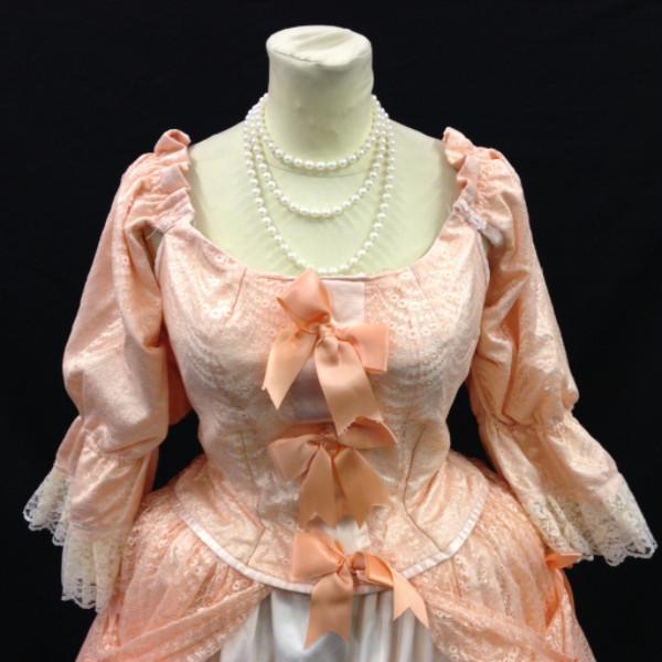 18th Century Dress in Peach (£60.00 HIRE ONLY)