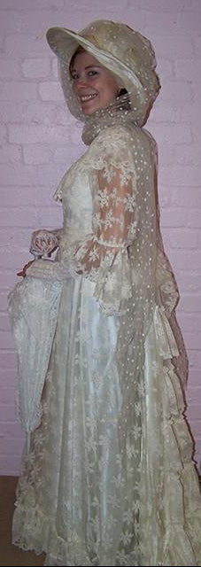 Victorian ladies costume (£60 HIRE ONLY)